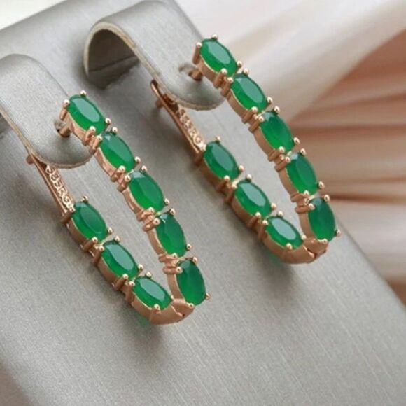 #30 ReStocked❗️New Emerald Green Natural Zircon Oval Hoop Earrings - Picture 1 of 10